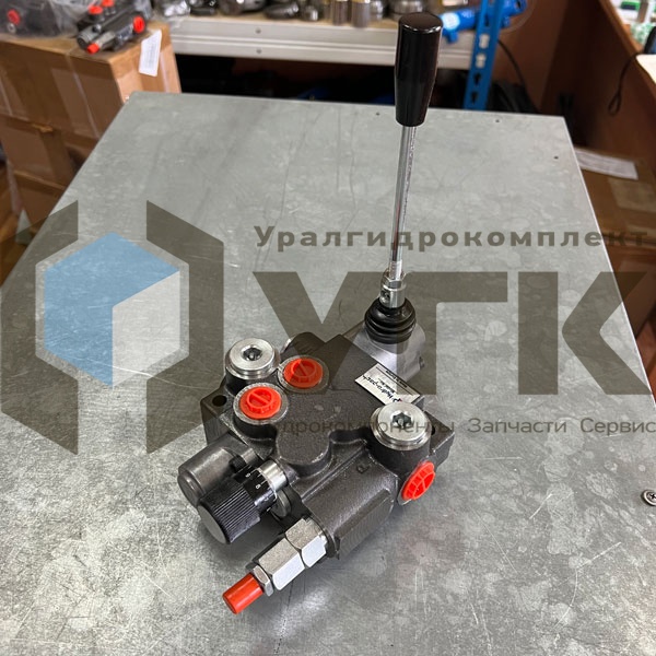 РF40-1А1 GКZ1  Гидрорaспpедeлитель c рeгулятоpoм pacxодa